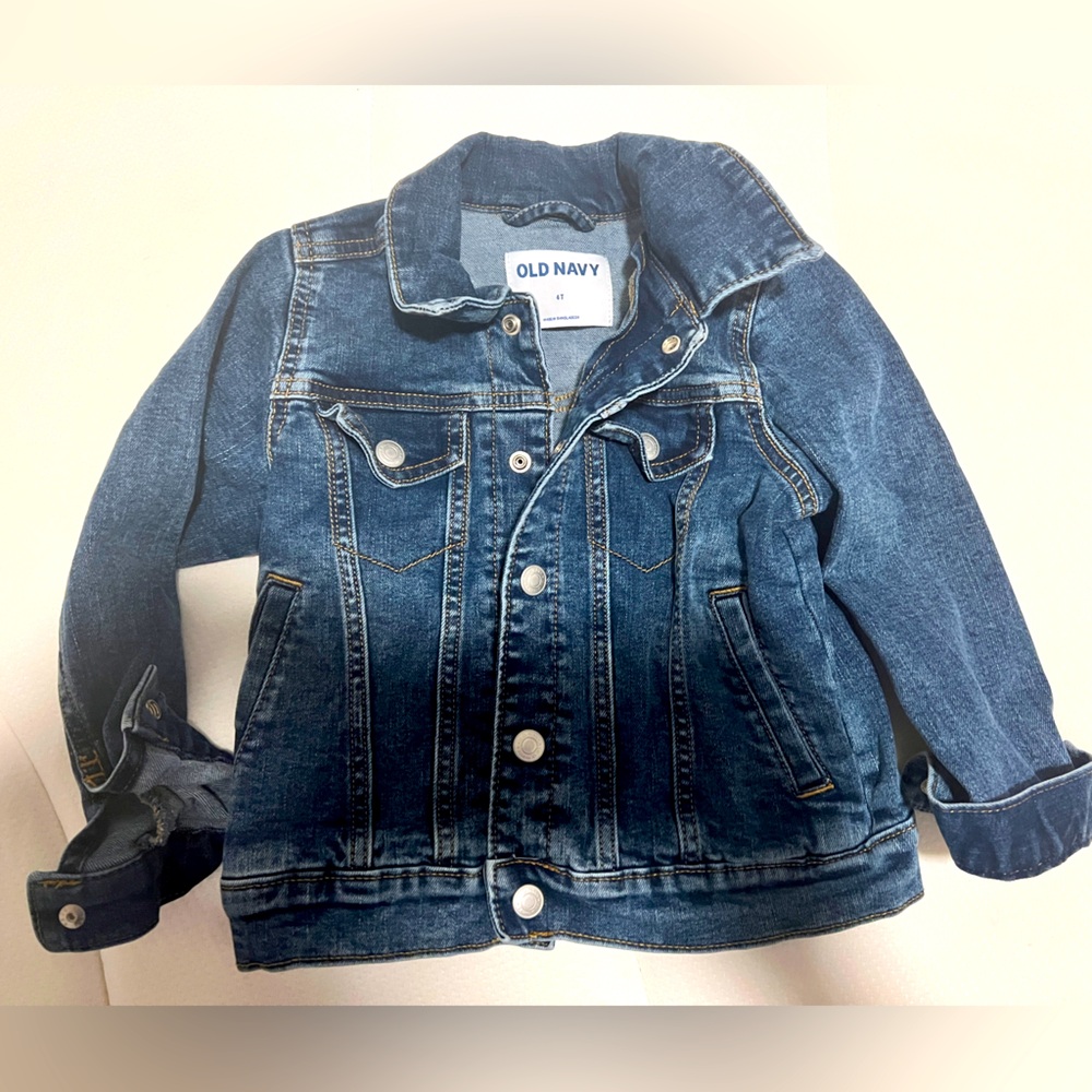 Girls Old Navy Denim Jacket size 4t, excellent used condition
